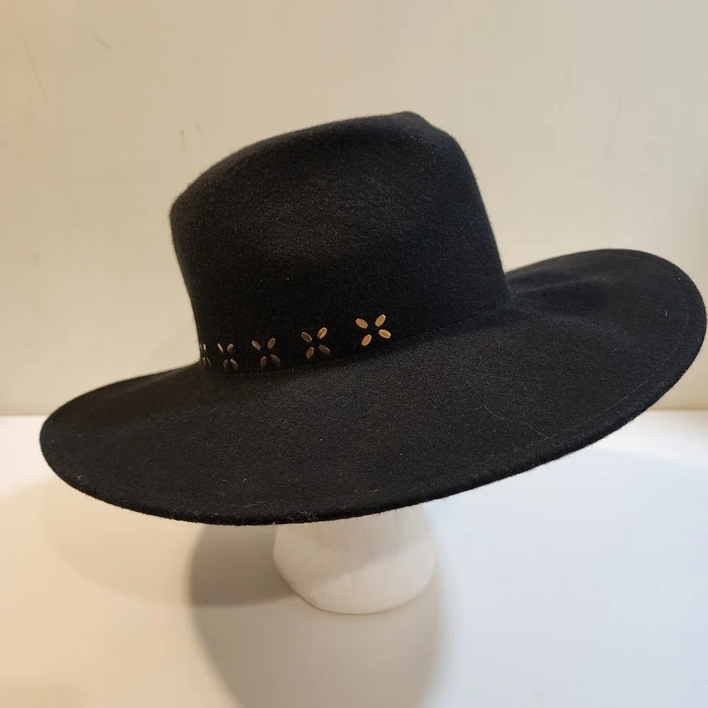 Universal Threads Women's Black 100% Wool hat OS NWT